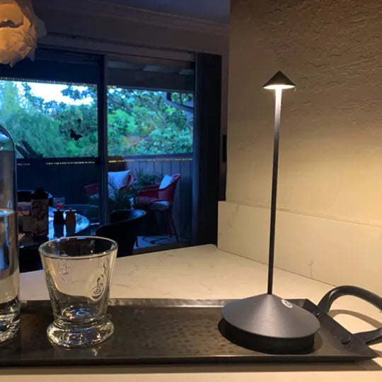 ARN – Køb elegant og stilfuld lampe til hjem og kontor