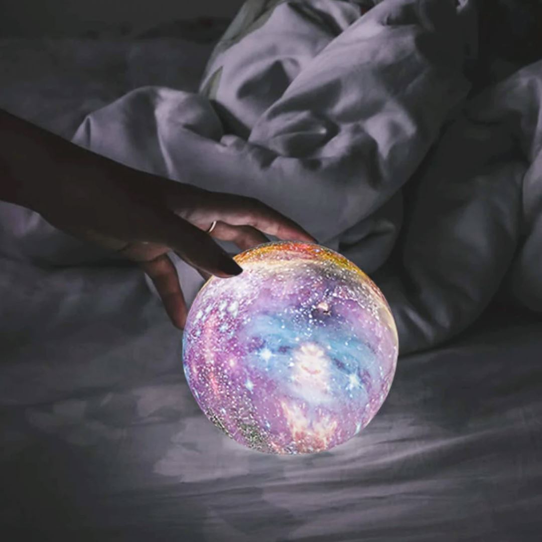 TYRA - Kosmisk stemningslampe