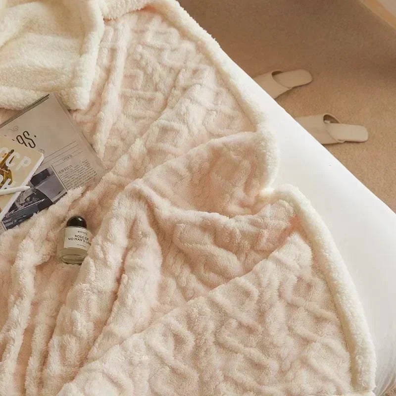 Elegant Vintertæppe i Tykt Lammeskindsuld med Stilfulde Detaljer