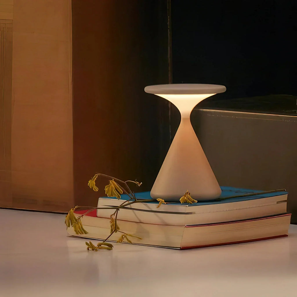 BIRGIT - Trådløs timeglasbordlampe