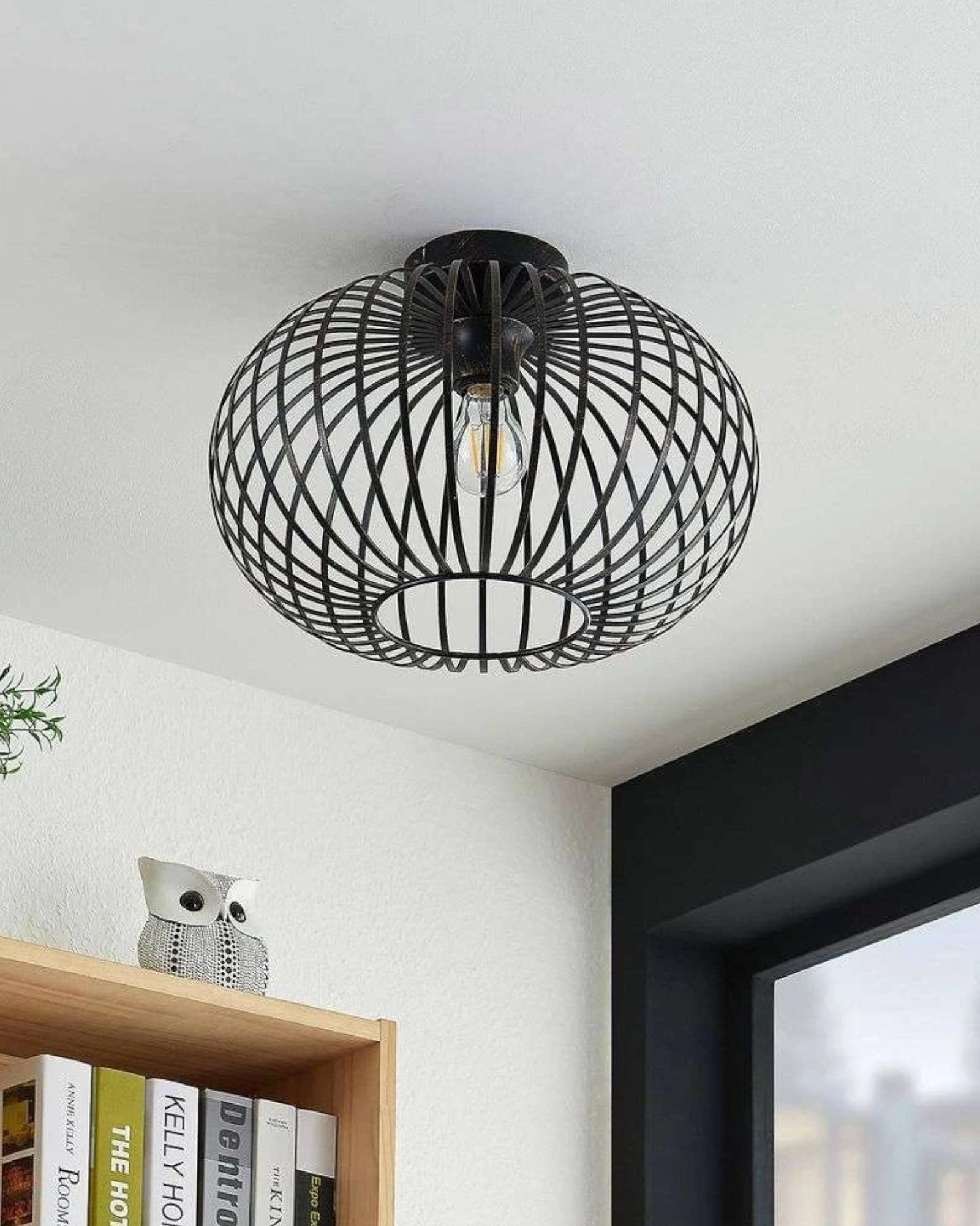 THORA - Loftlampe i metal – sort/guld, rund Ø30 cm