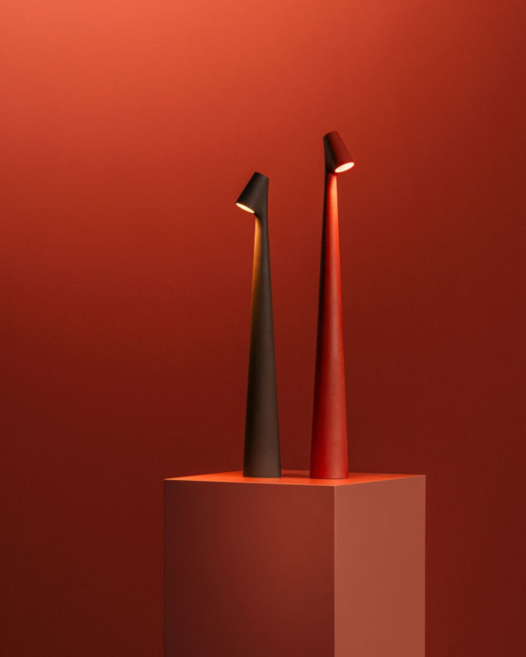 EMIL - Touch-styret bordlampe – aluminium, dæmpbar i 3 indstillinger