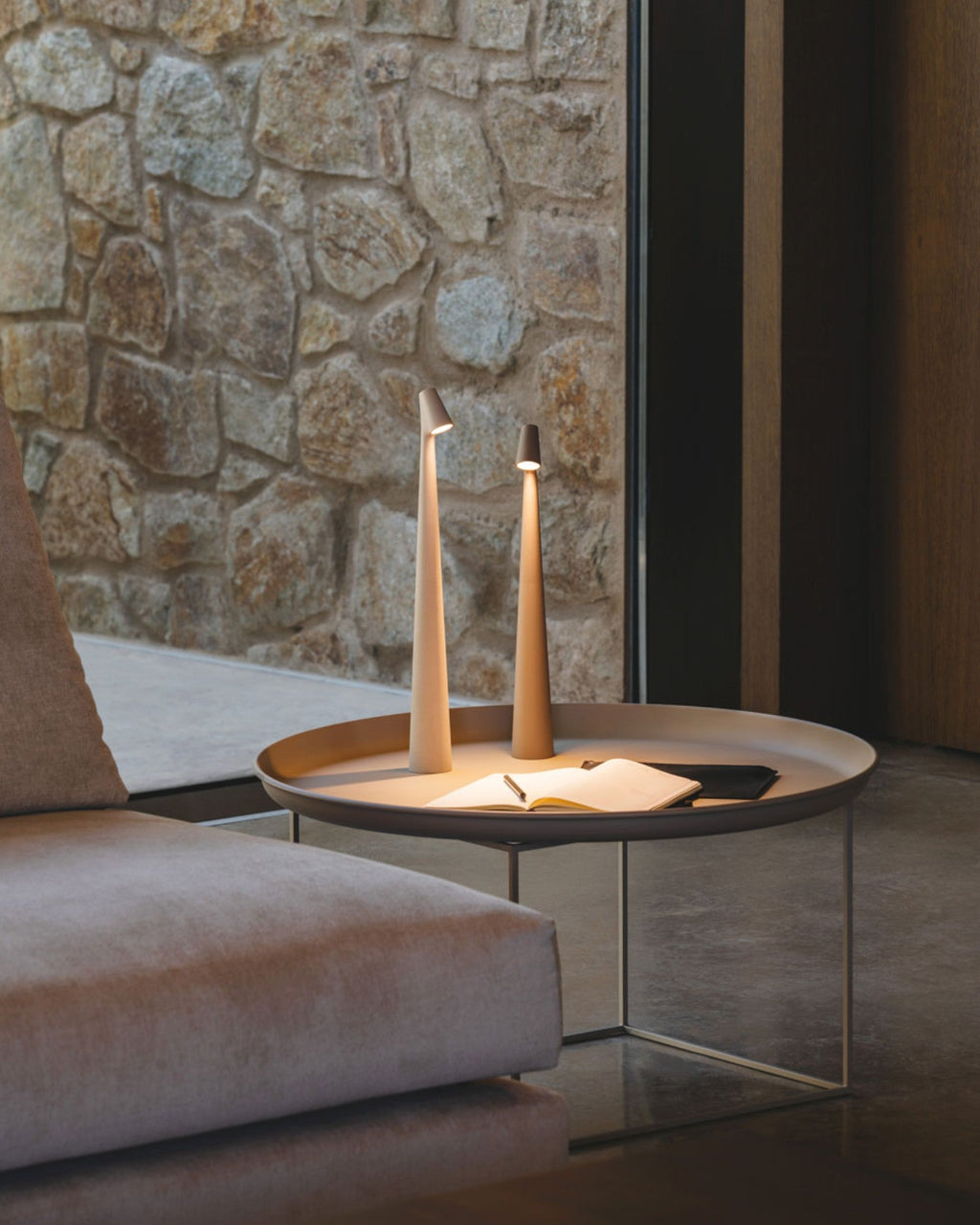 EMIL - Touch-styret bordlampe – aluminium, dæmpbar i 3 indstillinger