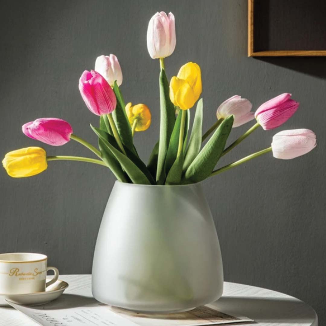 ELLINOR -  Mælkeglasvase – moderne og dekorativ