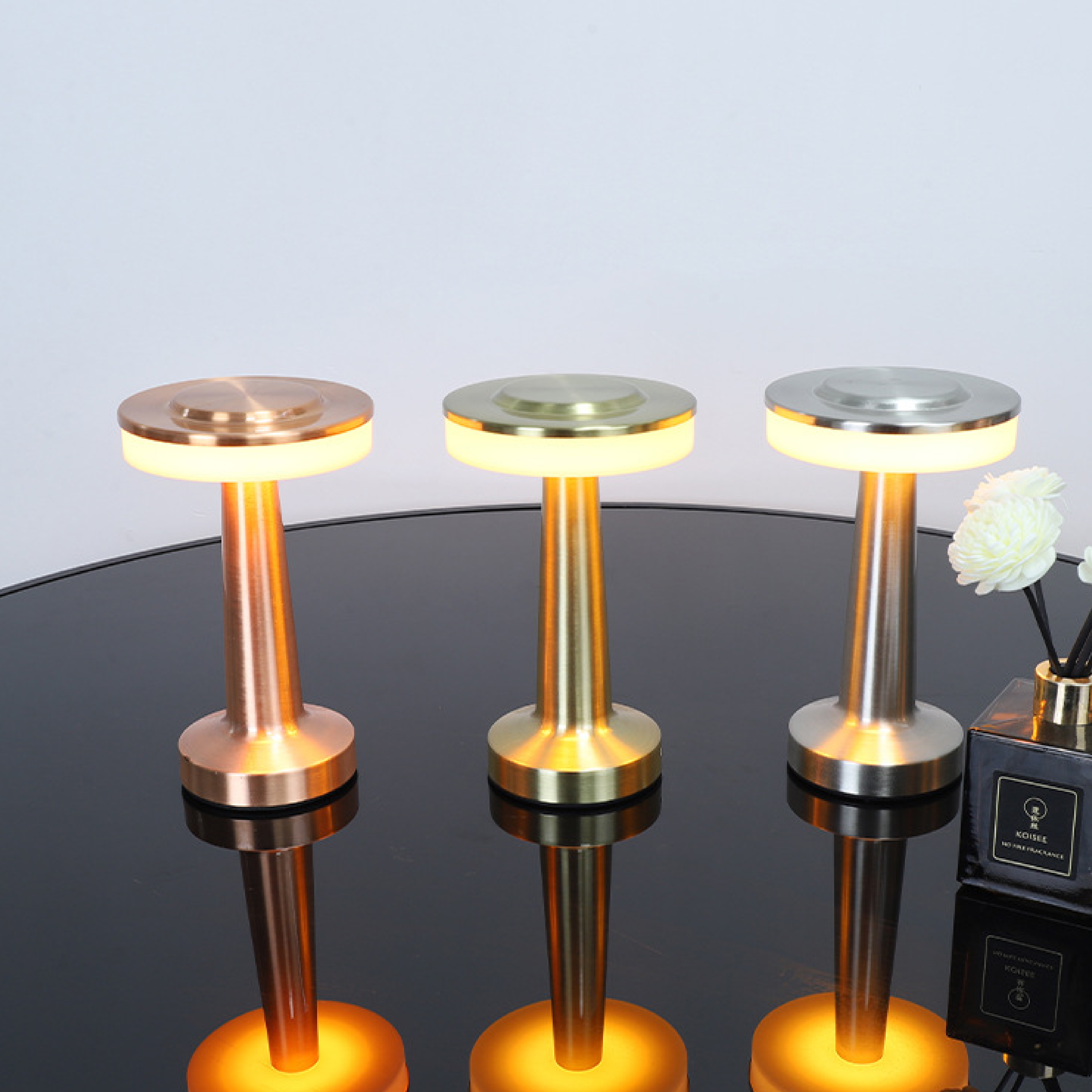 VIDAR - Bordlampe til stue og kontor