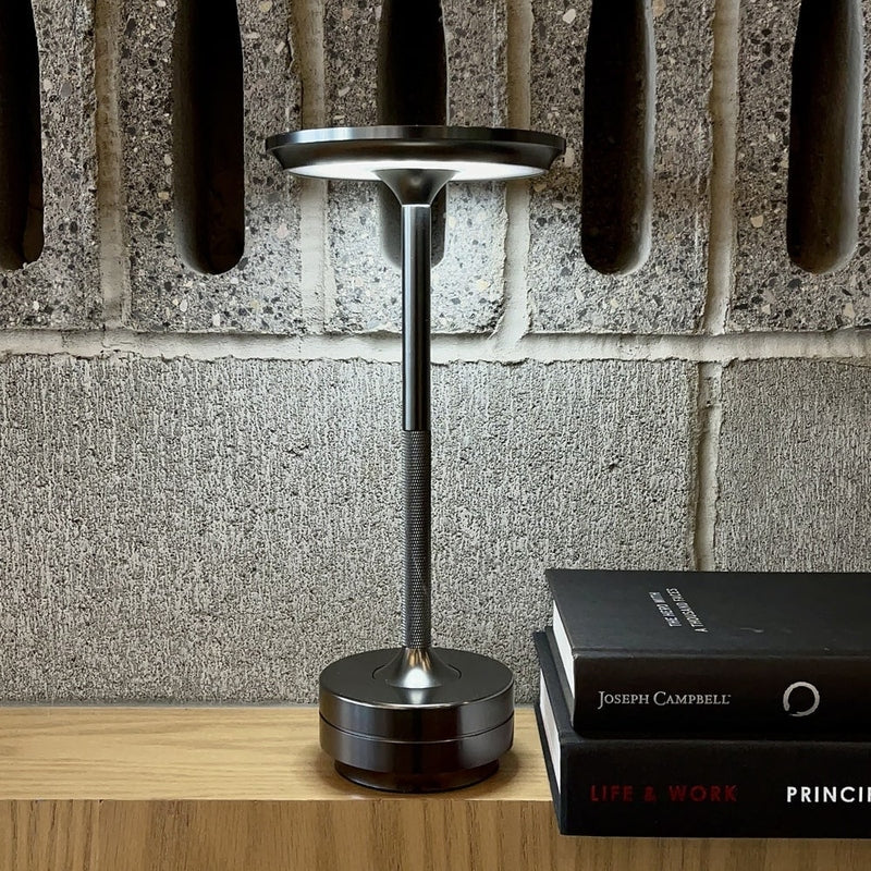 ESTER - Elegant ledningsfri lampe