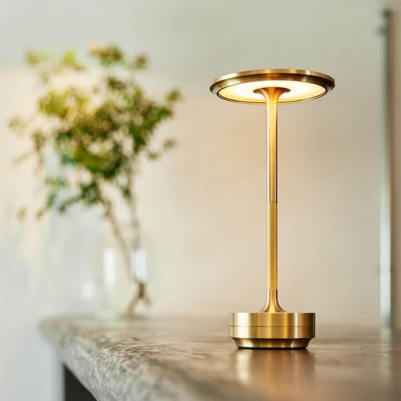 ESTER - Elegant ledningsfri lampe
