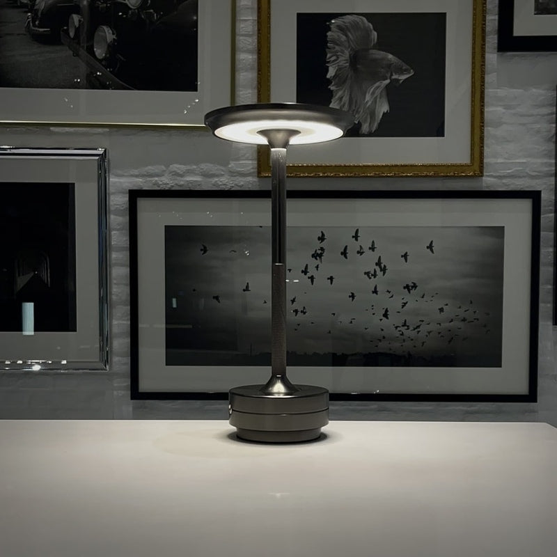 ESTER - Elegant ledningsfri lampe