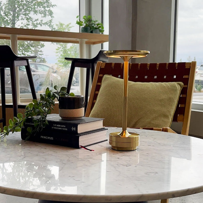 ESTER - Elegant ledningsfri lampe