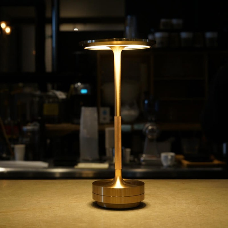 ESTER - Elegant ledningsfri lampe