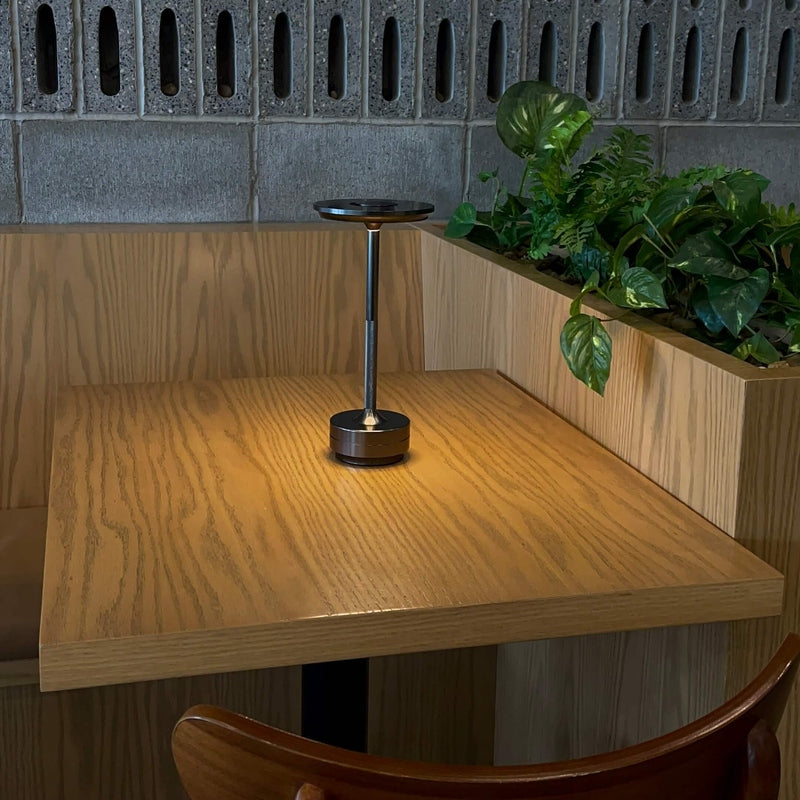 ESTER - Elegant ledningsfri lampe