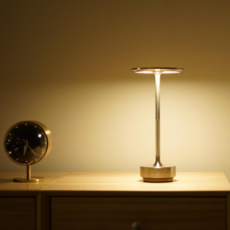 ESTER - Elegant ledningsfri lampe