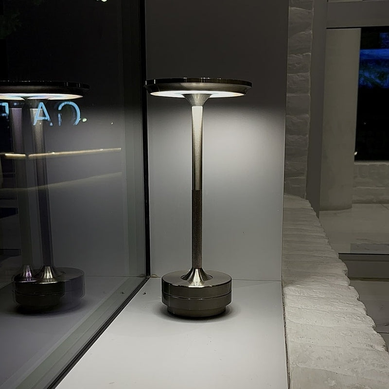 ESTER - Elegant ledningsfri lampe