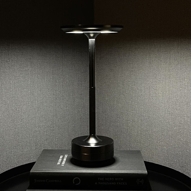 ESTER - Elegant ledningsfri lampe