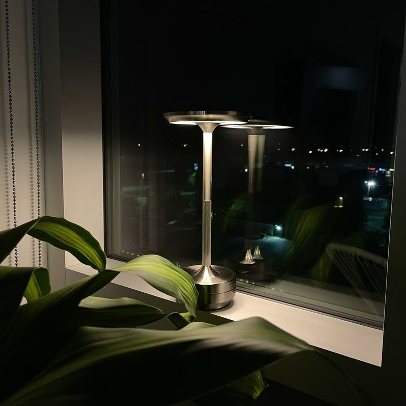 ESTER - Elegant ledningsfri lampe