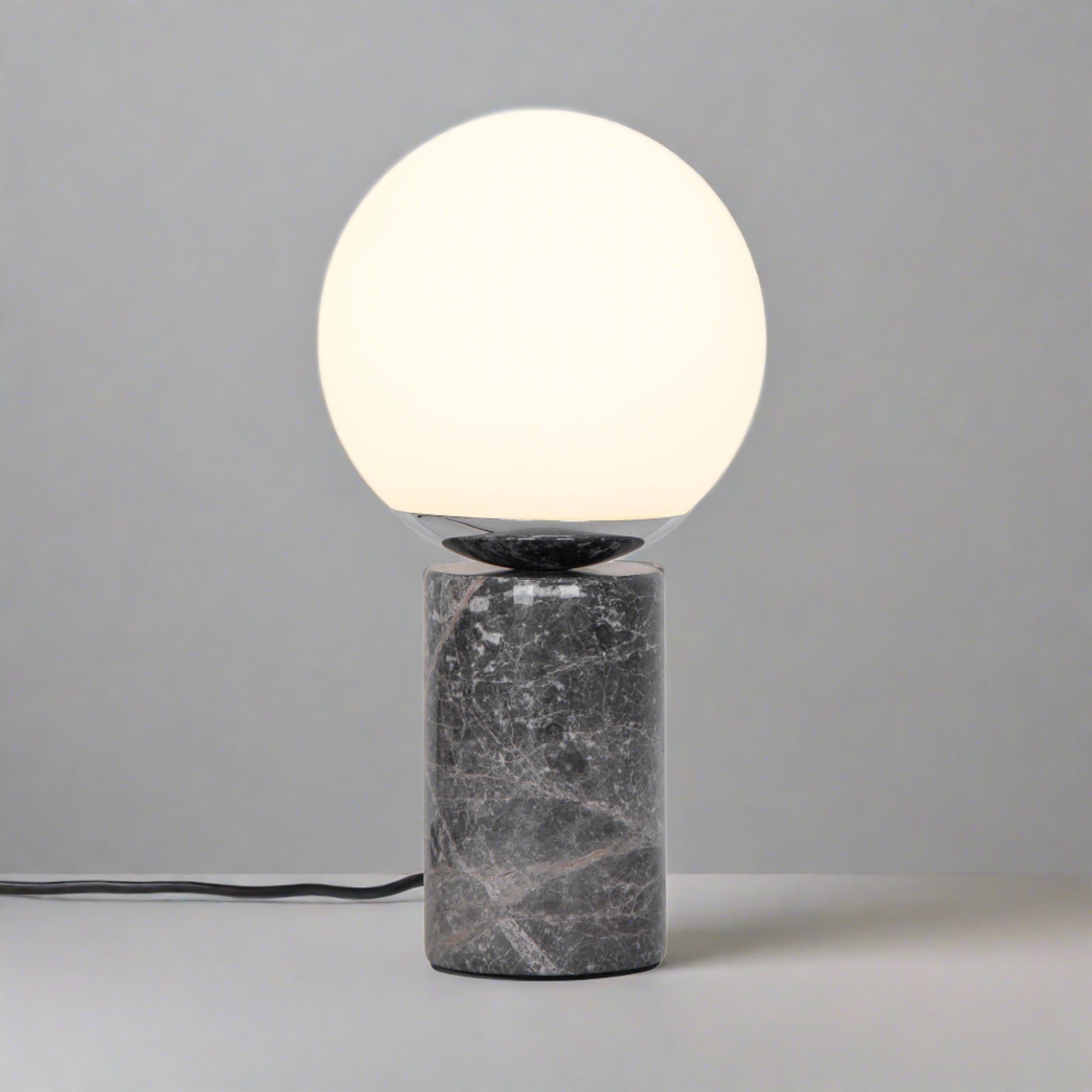 GUSTAAF - Marmor bordlampe