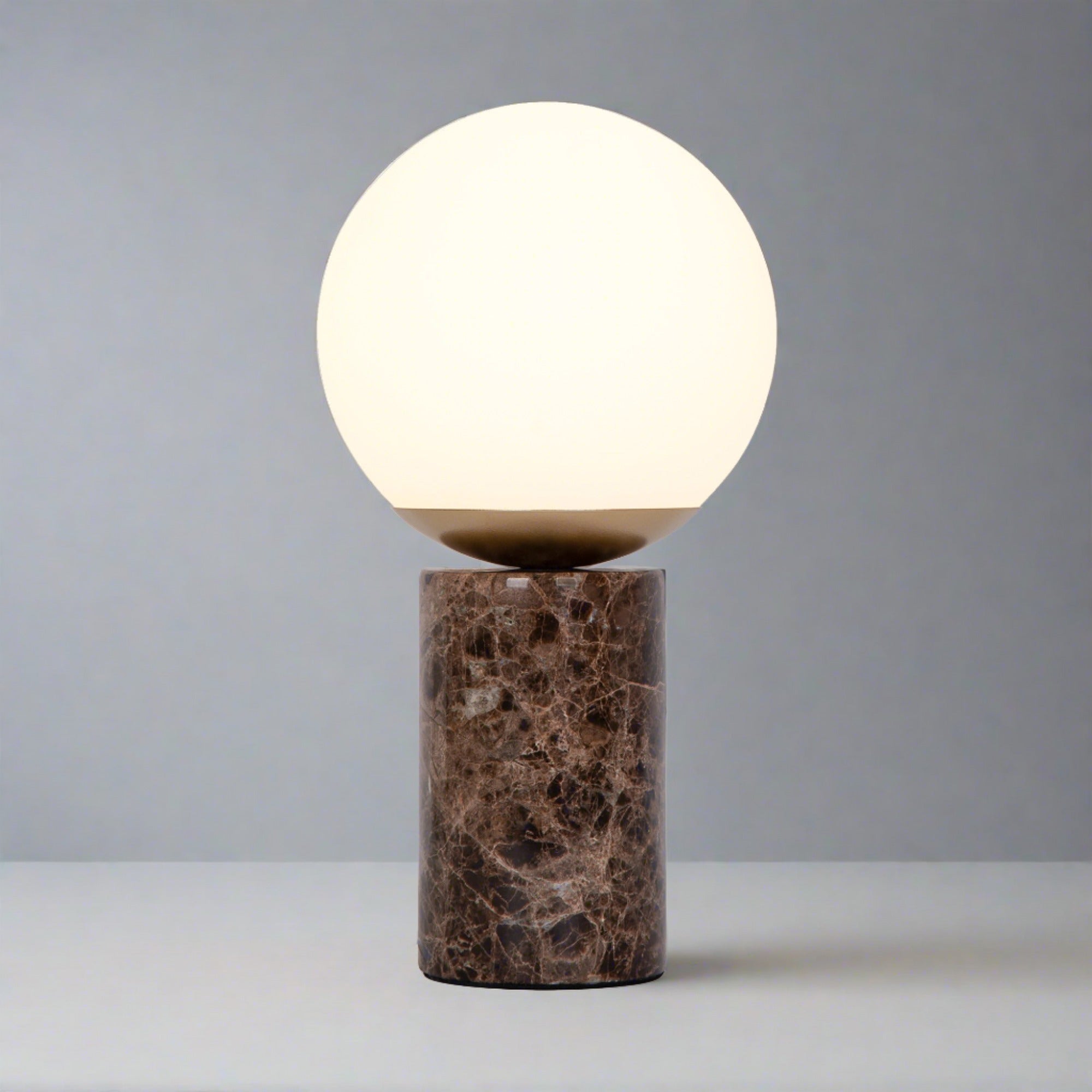 GUSTAAF - Marmor bordlampe