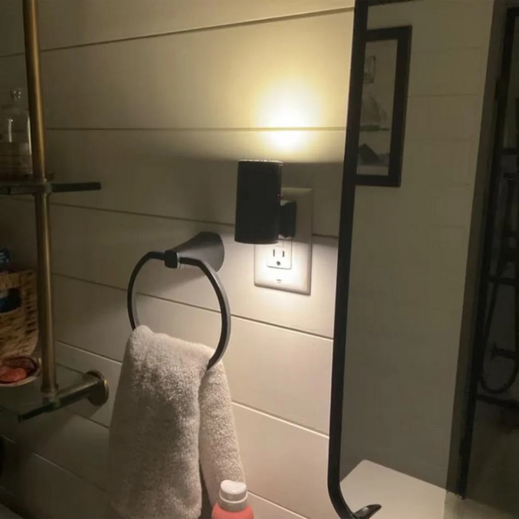 Intelligent LED-belysning med dag- og nat-sensor og kontinuerlig dæmpning – Plug & Play-løsning til hjemmet