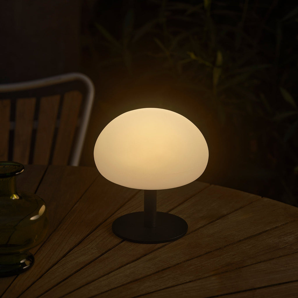 LARS - Kompakt og bærbar lampe med behageligt lys