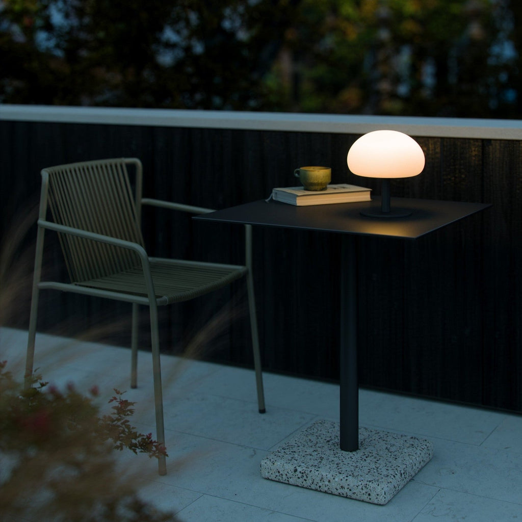 LARS - Kompakt og bærbar lampe med behageligt lys