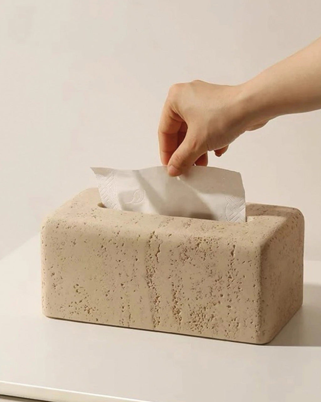 FREDERIK - Marmor servietæske – travertin, stenfarvet, 22 cm