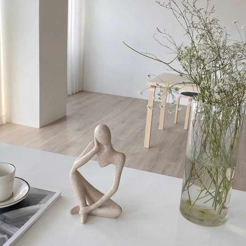 Abstrakt Motiv i Minimalistisk Indretning