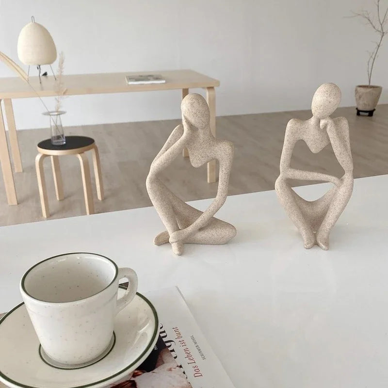 Abstrakt Motiv i Minimalistisk Indretning