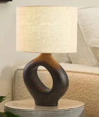 MEYA – Lampe med et råt og naturligt design