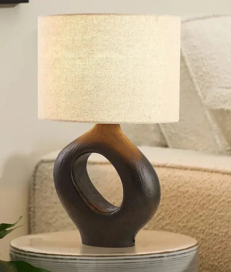 MEYA – Lampe med et råt og naturligt design