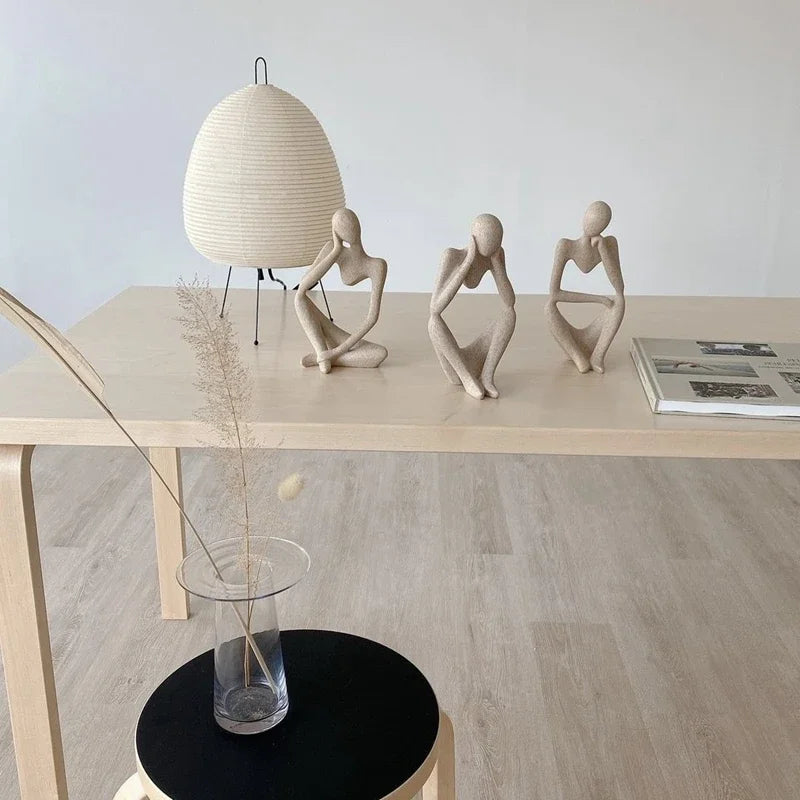 Abstrakt Motiv i Minimalistisk Indretning
