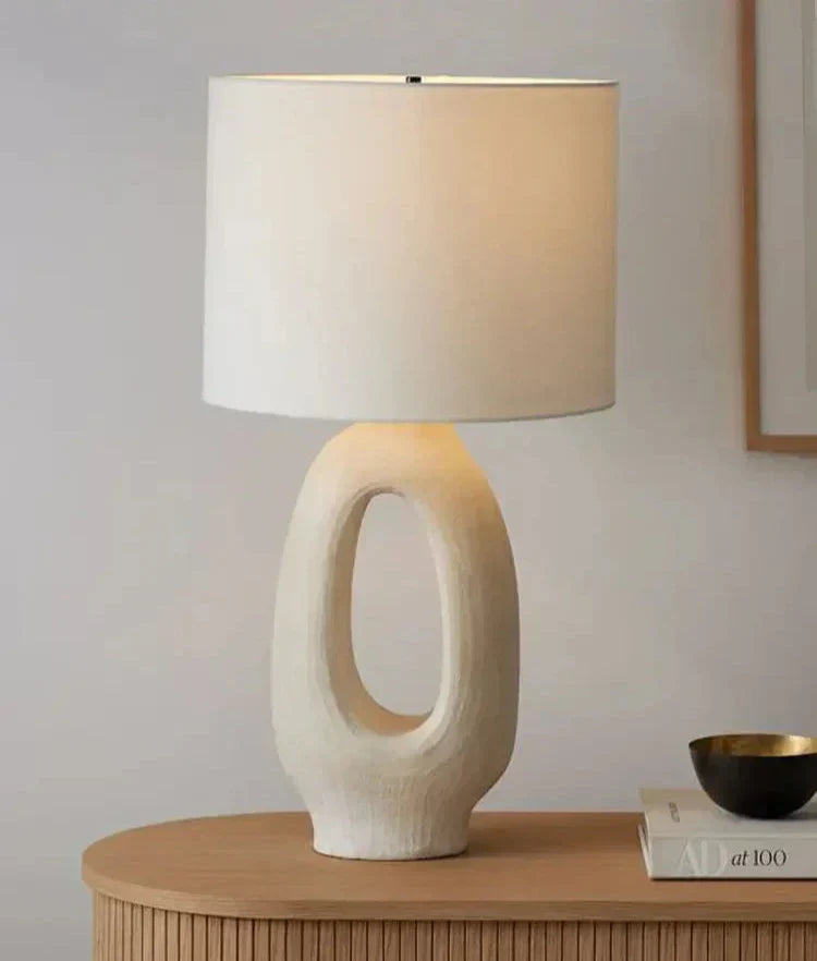 MEYA – Lampe med et råt og naturligt design