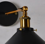 SIRI - Sort lampe med justerbar lysvinkel