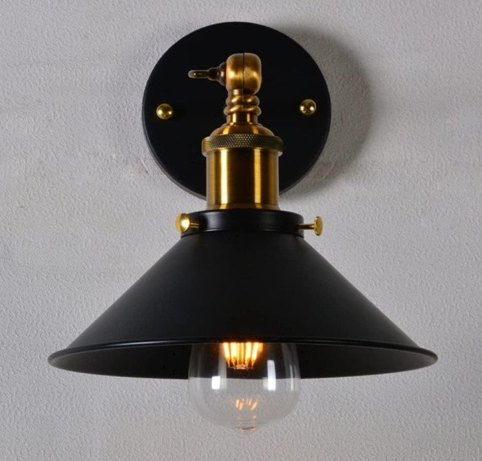 SIRI - Sort lampe med justerbar lysvinkel