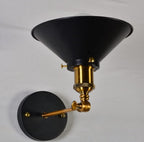 SIRI - Sort lampe med justerbar lysvinkel