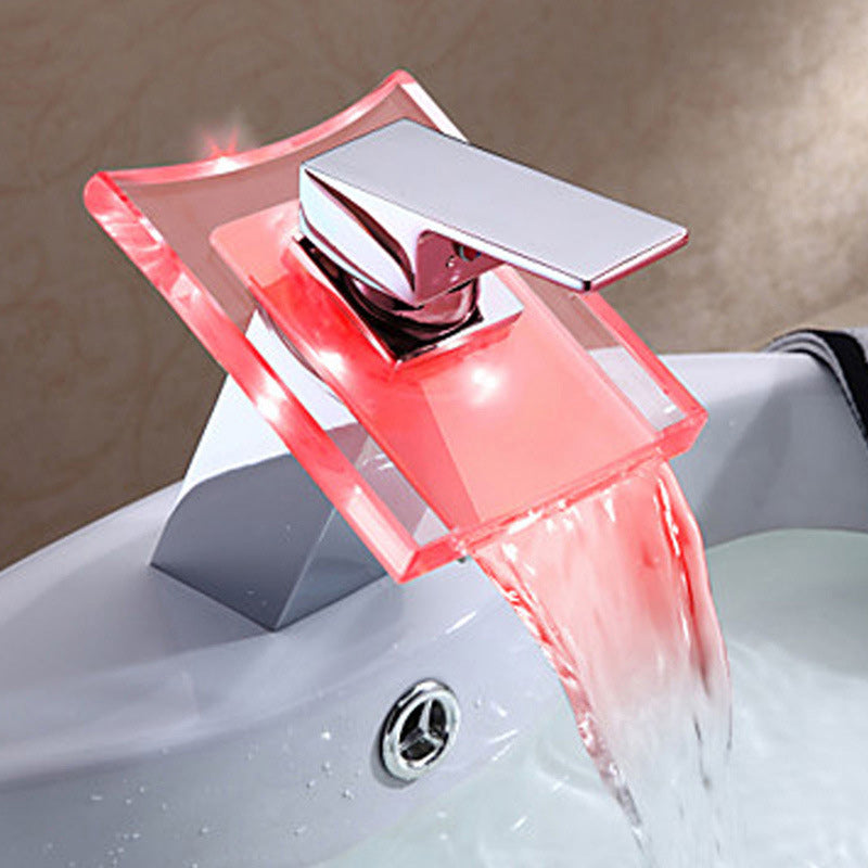 Elegant Kobber Vaskemixer med LED-belysning