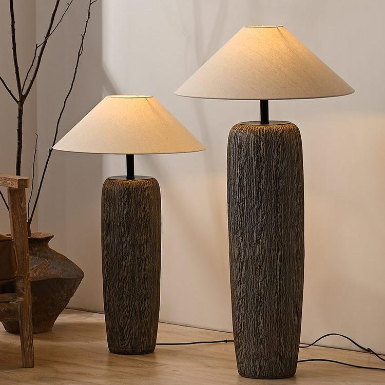 THYRVI – Moderne lampe med varme trædetaljer