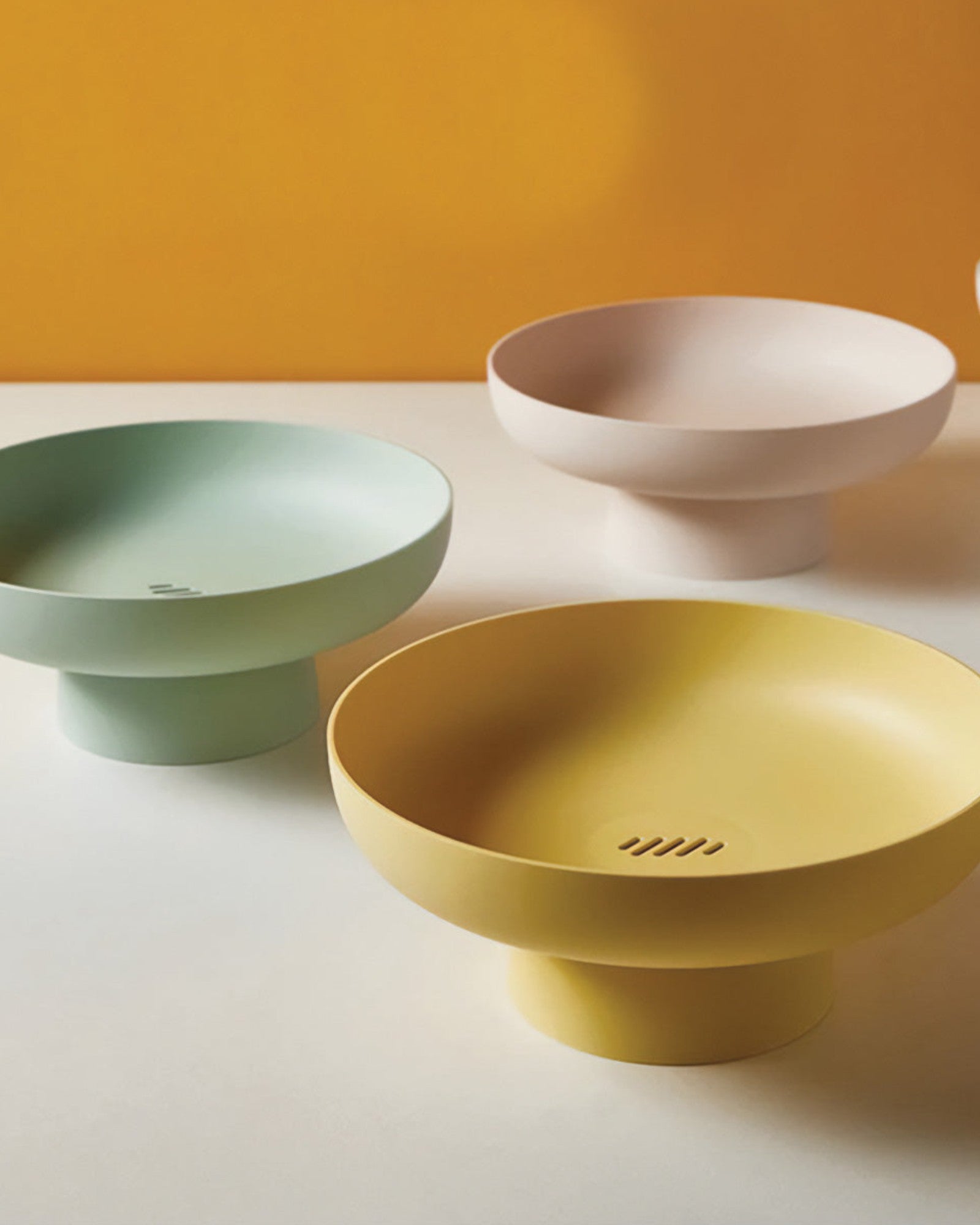 ASTRID - Dekorativ frugtskål i plast