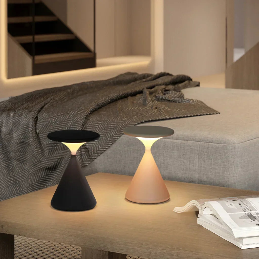 BIRGIT - Trådløs timeglasbordlampe