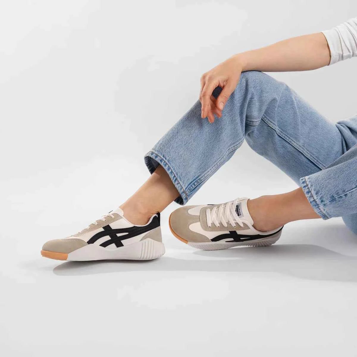 Lav-Top Slip-On Sneakers til Kvinder - Farveblok Paneler
