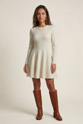 Elegant Langærmet Fit and Flare Mini Kjole - Rund Hals Stil