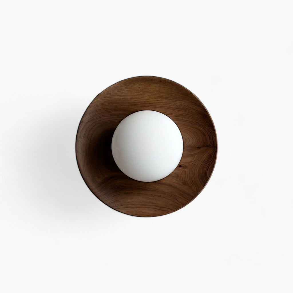 SIXTEN - Væglampe i Træ og Matteret Glas med Tidløst Design