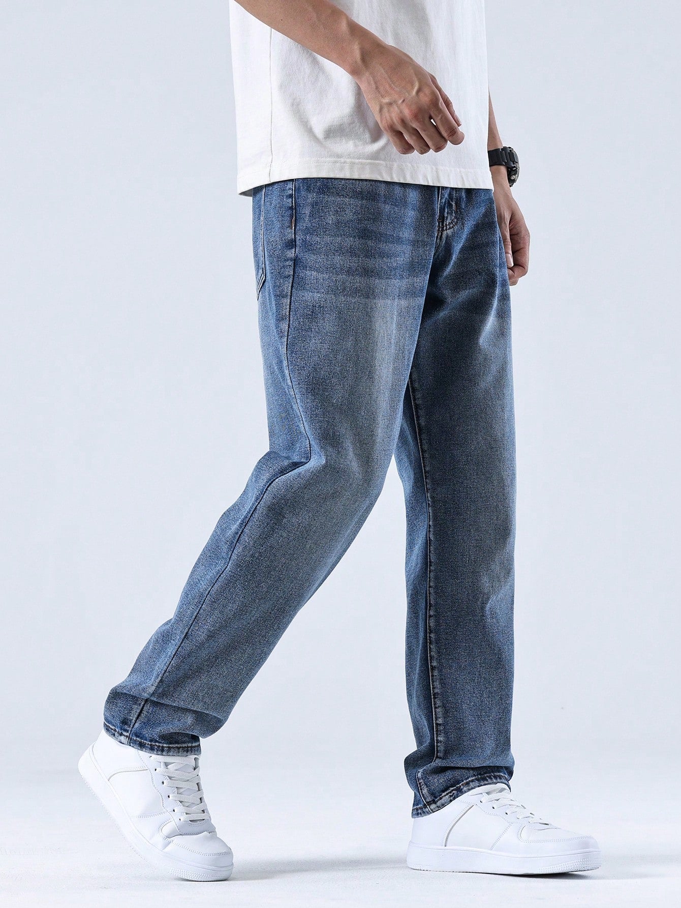 Komfortable vaskede herrejeans med lige ben