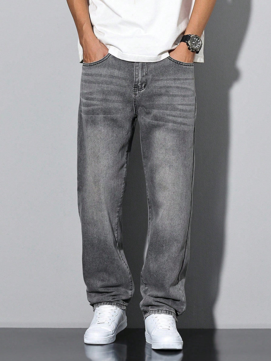 Komfortable vaskede herrejeans med lige ben