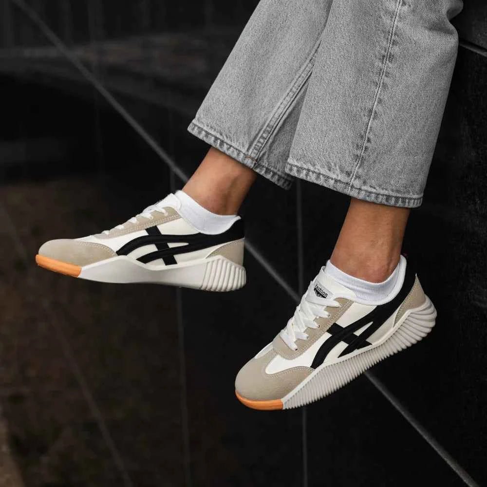 Lav-Top Slip-On Sneakers til Kvinder - Farveblok Paneler