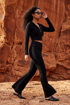 Chic Lounge Ensemble - Cropped Hoodie og Flared Bukser