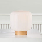 HALLE – Minimalistisk lampe til forskellige rum