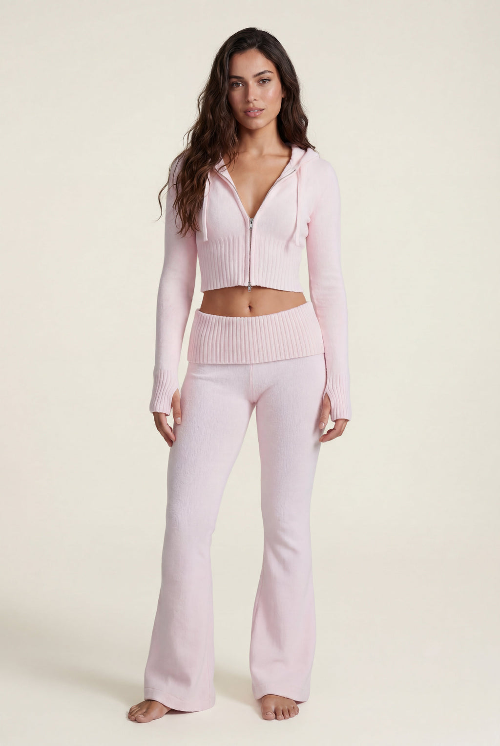 Chic Lounge Ensemble - Cropped Hoodie og Flared Bukser