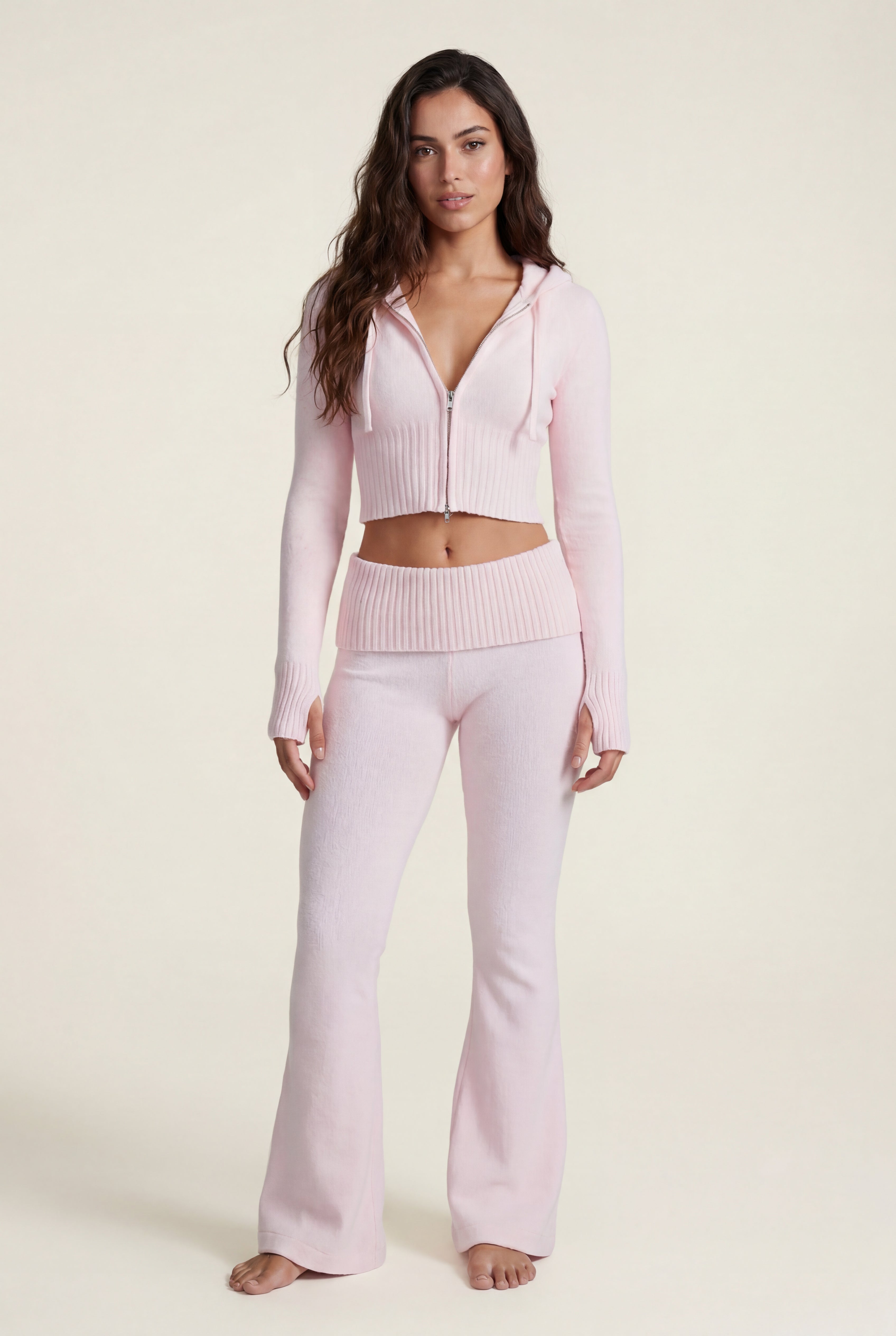 Chic Lounge Ensemble - Cropped Hoodie og Flared Bukser