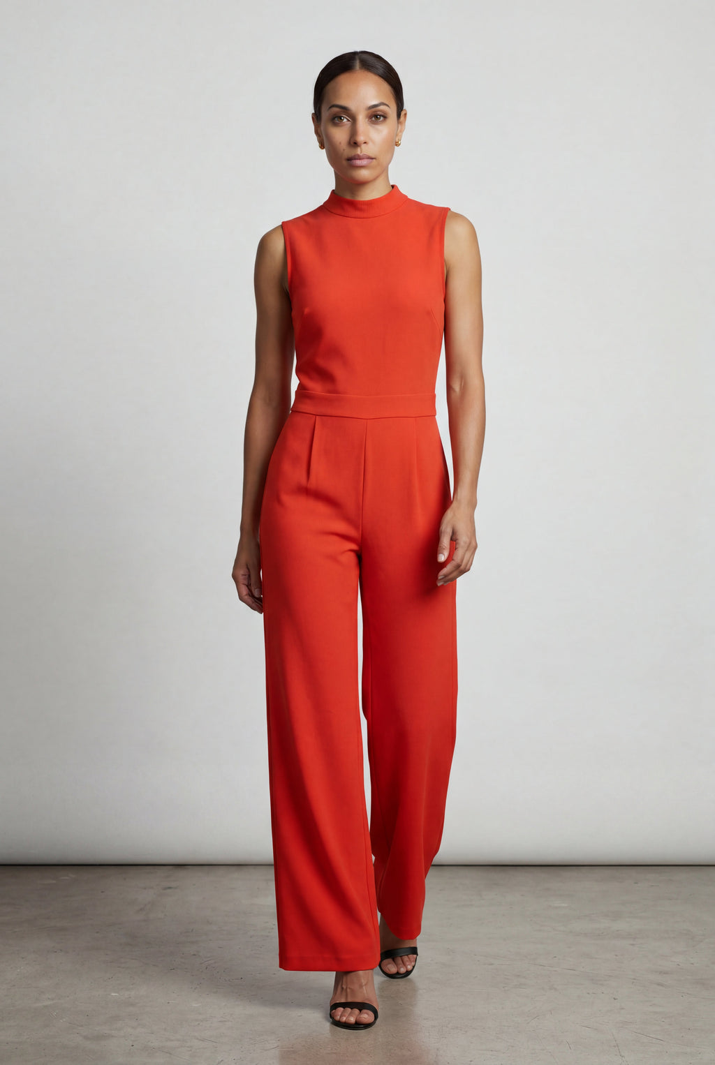 Chic Mock Neck Wide Leg Jumpsuit - Ærmeløs.