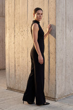 Chic Mock Neck Wide Leg Jumpsuit - Ærmeløs.
